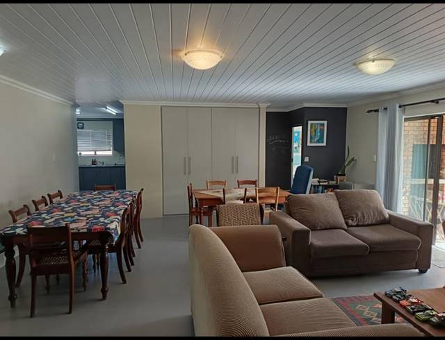 4 BEDROOM HOUSE FOR SALE IN HARTENBOS HEUWELS